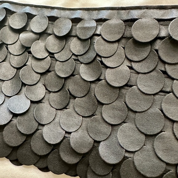 TINLEY ROAD, NWOT, WHITE SLEEVELESS DRESS WITH BLACK PENNEY LEATHER HEM. SIZE L - Picture 4 of 6